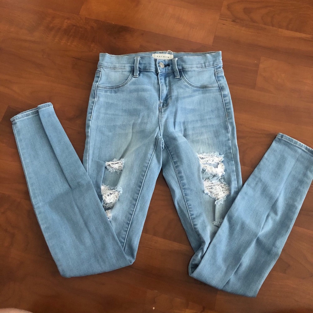 Pacsun. Skinny Jegging